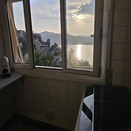 Bella Vista Da Mario, Como, Front Feriehus
